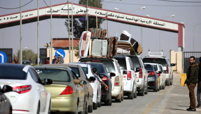 السوريين يعودون من الأردن إلى بلادهم بالجملة.. كم بلغ عددهم؟