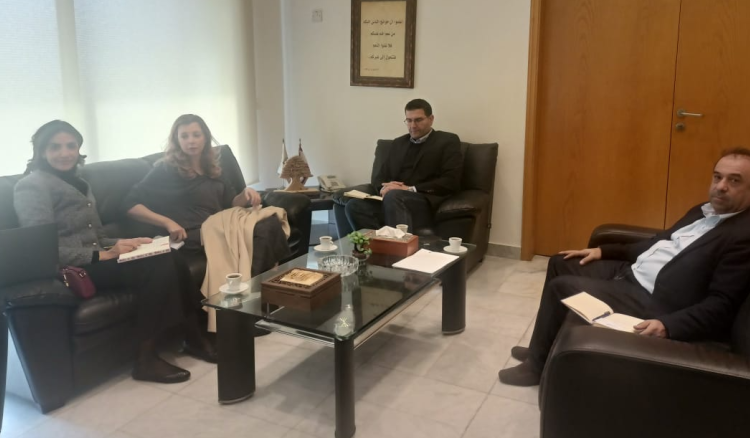 الحاج حسن يبحث مع وفد أممي في دعم النساء العاملات بالقطاع الزراعي