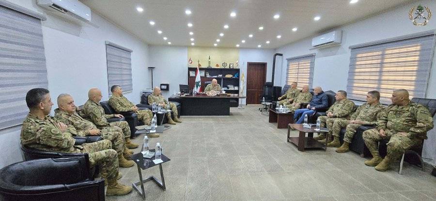 قائد الجيش يلتقي الضباط والعسكريين في ثكنة فرنسوا الحاج - مرجعيون