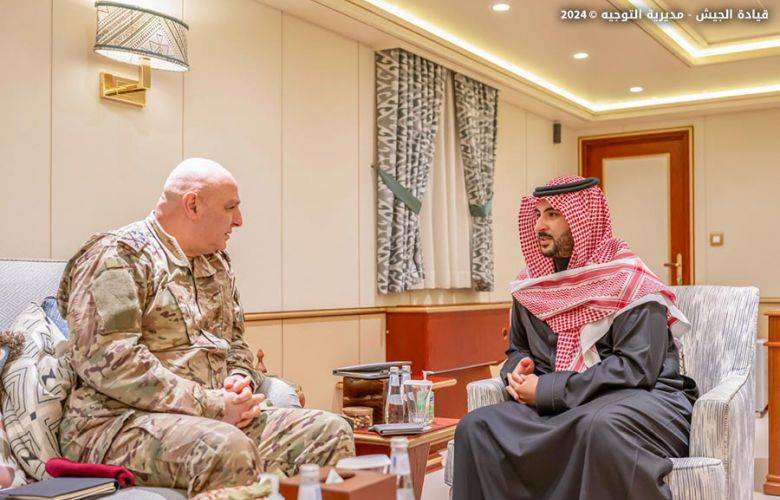 وزير الدفاع السعودي يلتقي قائد الجيش