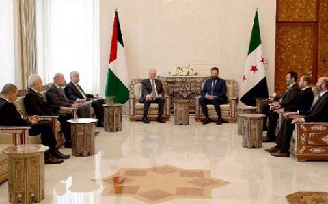الشرع يجتمع مع رئيس الوزراء الفلسطيني في حضور الشيباني