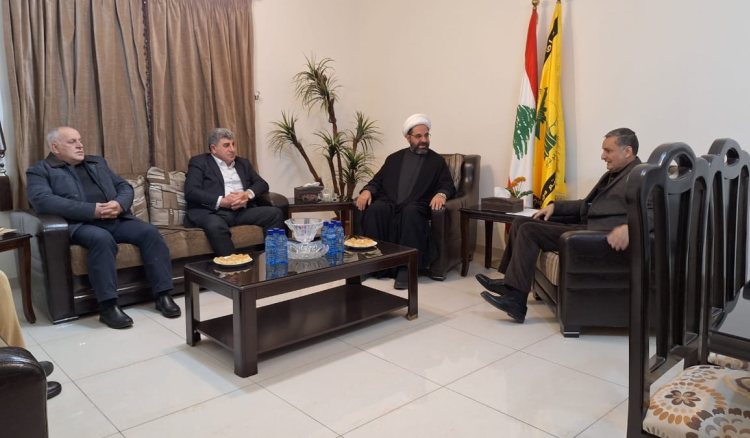 قيادتا 