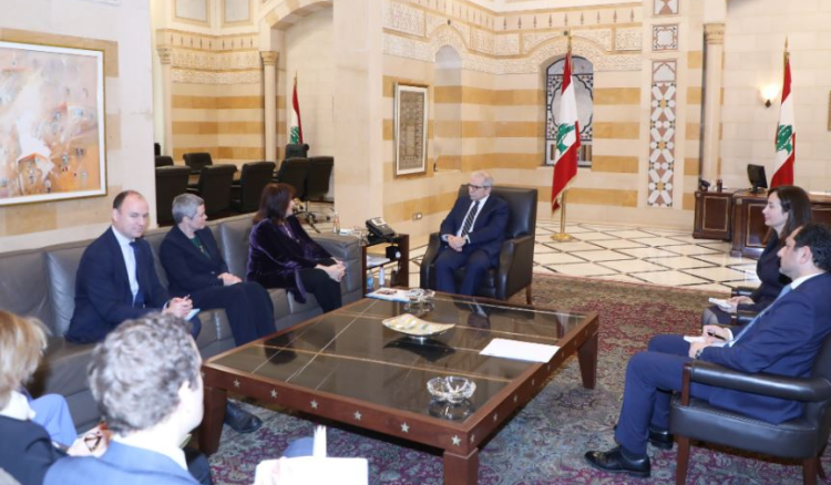 سلام لوفد الكونغرس الأميركي: للضغط على اسرائيل للانسحاب من النقاط التي لا تزال تحتلها في اسرع وقت