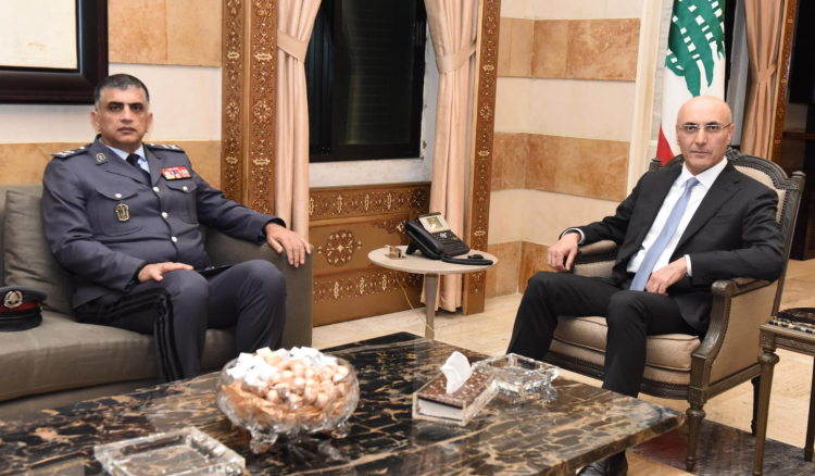 وزير الداخلية يطلع من عثمان على الوضع الامني