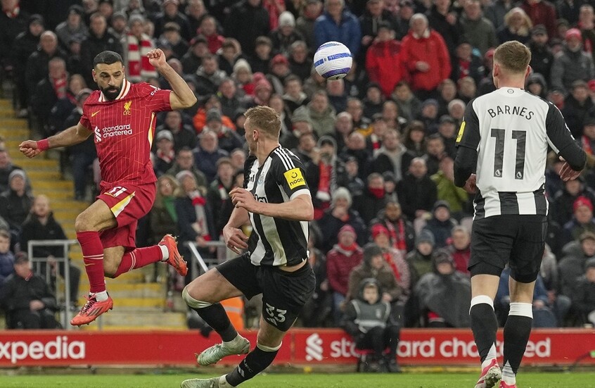 محمد صلاح يكرر أفضل رقم له في الدوري الإنكليزي ويهدد رقم هنري