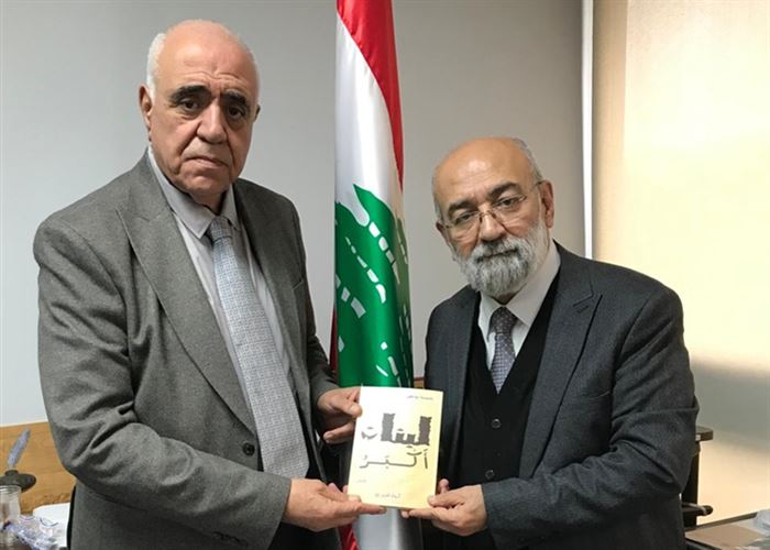 حبيب يونس يقدّم كتابه الجديد 
