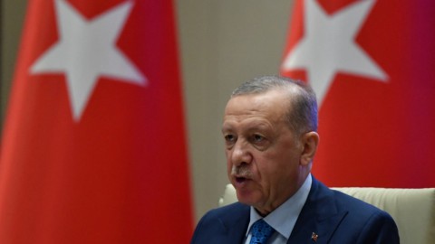 إردوغان: أكثر من 133 ألف لاجئ سوري في تركيا عادوا إلى ديارهم منذ سقوط الأسد