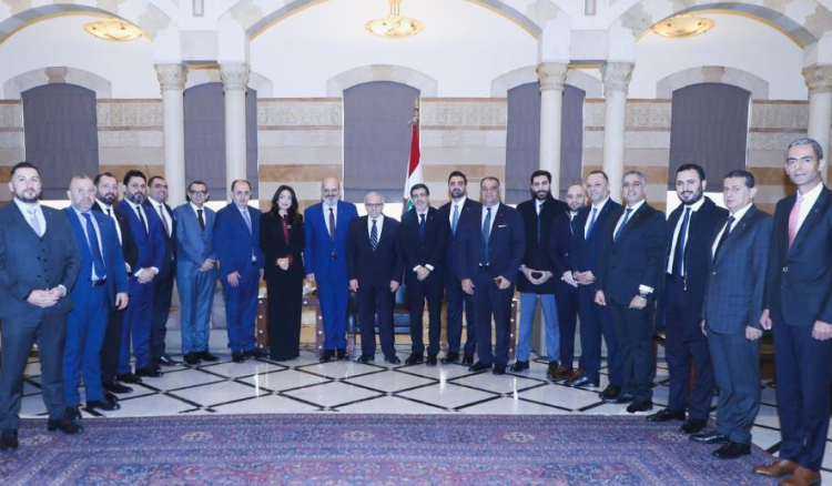 سلام لوفد مجلس التنفيذيين اللبنانيين في السعودية: لا شطب للودائع والبدء بالإصلاح المالي في إعادة التفاوض مع صندوق النقد