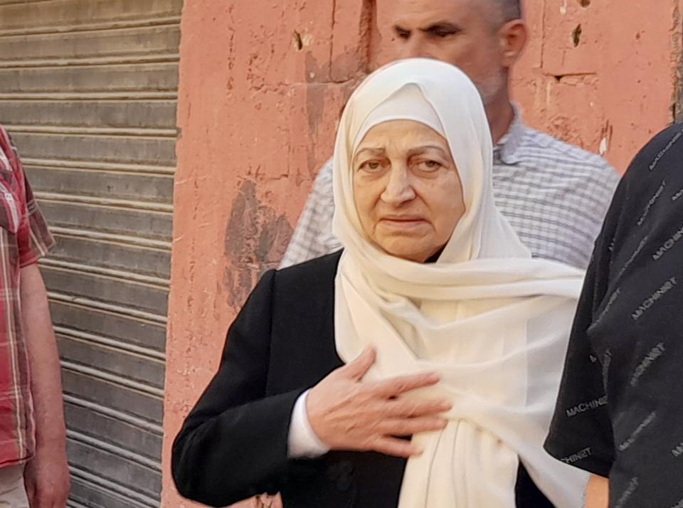 بهية الحريري قدمت التعازي لعائلة الشهيد حسن فرحات في صيدا