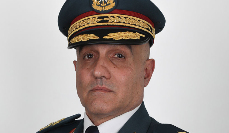 الجيش يوزع السيرة الذاتية للعضو في المجلس العسكري العميد الركن يوسف حداد