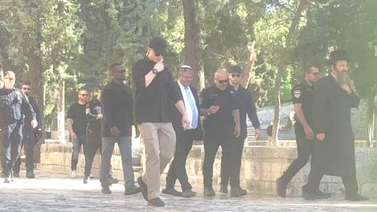 بن غفير يقود اقتحام المستعمرين للمسجد الأقصى