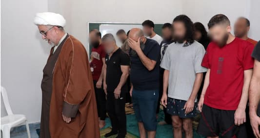 صلاة في السجون