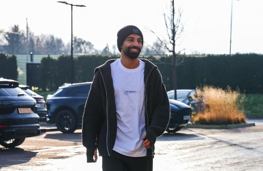 محمد صلاح يفاجئ فتيات ليفربول