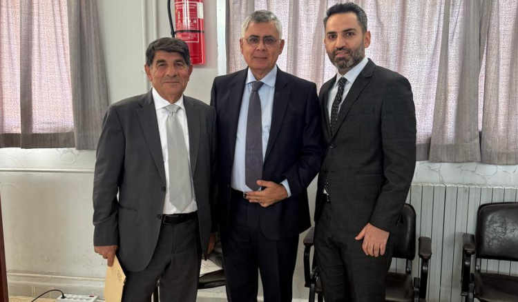 سفير البرازيل يقدم هبة الى المدرسة الرسمية في كامد اللوز