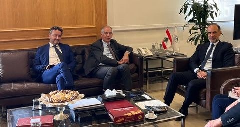 وزير الأشغال يبحث العلاقات مع فرنسا ويتابع قضايا مناطقية
