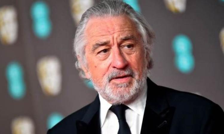 كان السينمائي يمنح روبرت دي نيرو السعفة الذهبية الفخرية