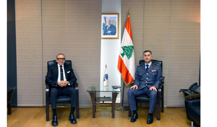 اللواء عبدالله يعرض الاوضاع مع السفير المصري