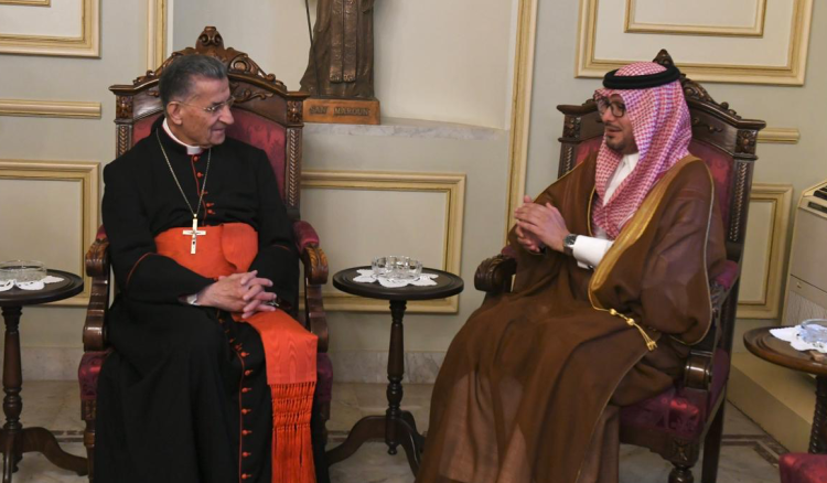بخاري يؤكد من بكركي وقوف السعودية المستمر الى جانب لبنان