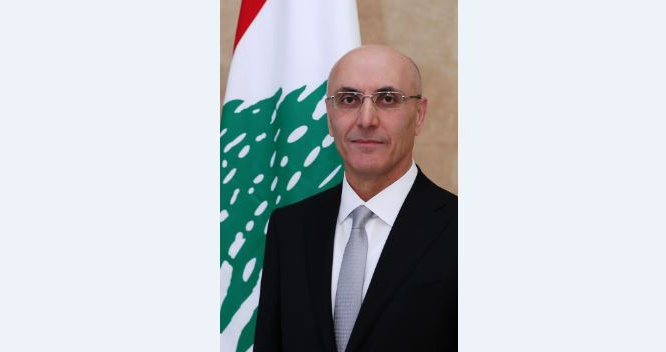 وزير الداخلية: نأمل أن يحمل العيد بداية جديدة للبنان