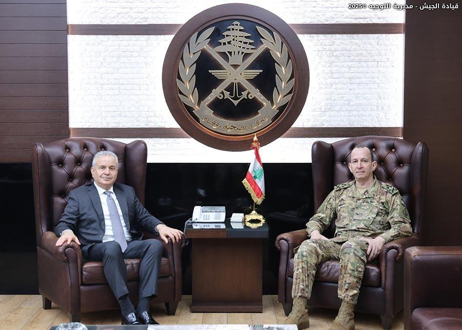 لقاءات قائد الجيش في اليرزة