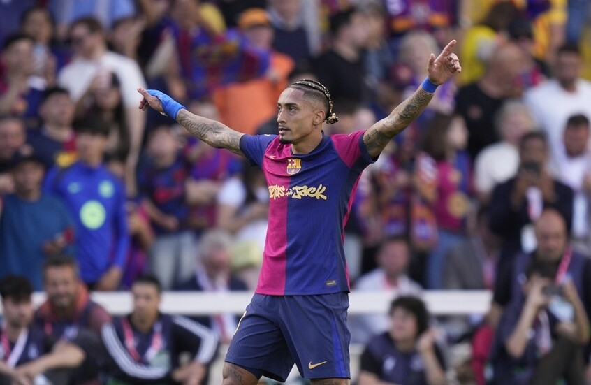 برشلونة يقضي على أحلام ريال مدريد بـ
