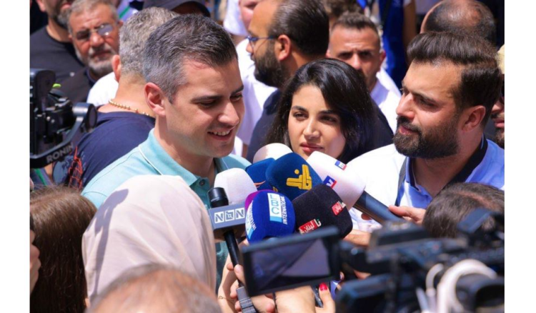 النائب فرنجيه يدلي بصوته في زغرتا: ما يجمعنا أكثر مما يفرقنا والدعوة هي للالتقاء على مصلحة لبنان