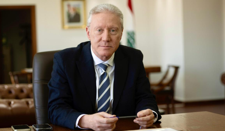 رجي يرحب بقرار ترامب رفع العقوبات عن سوريا