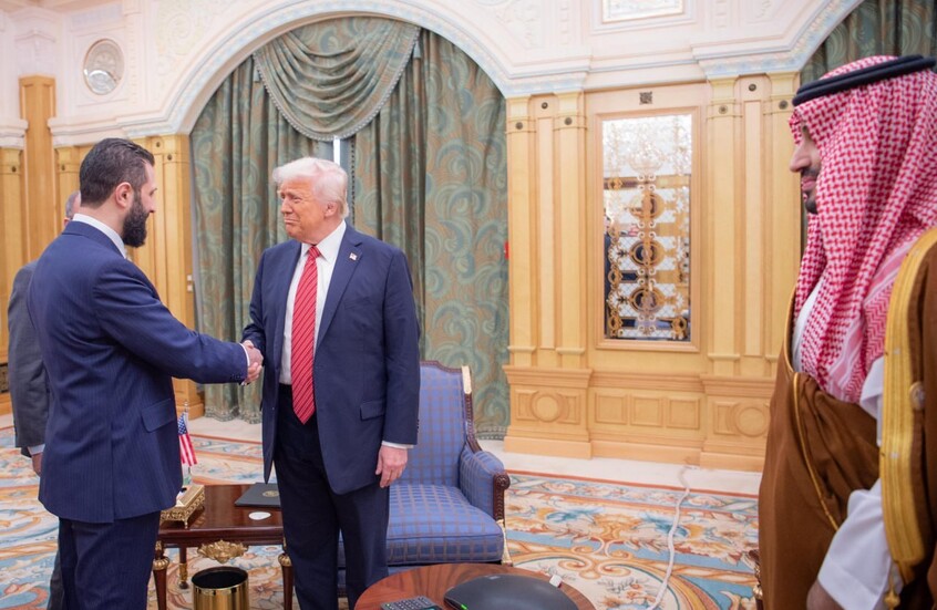 بالصور.. لقاء جمع ولي العهد السعودي وترامب والشرع