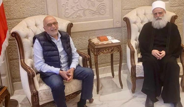 شيخ العقل يبحث هاتفياً وجنبلاط في واقع الحال في ضوء المستجدات