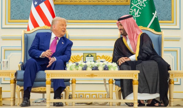 ولي العهد السعودي والرئيس ترامب يوقعان وثيقة الشراكة الاقتصادية الاستراتيجية