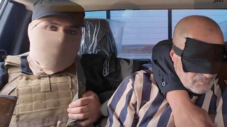 مُلقي البراميل المتفجرة على درايا ودرعا بقبضة الأمن السوري