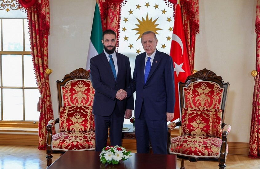 أردوغان يؤكد للشرع أهمية الحفاظ على وحدة سوريا وإدارة الجيش 