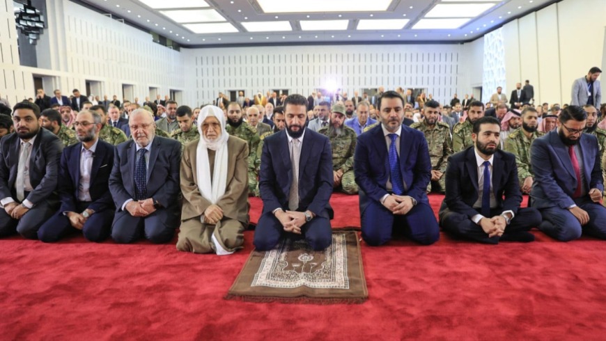 الرئيس السوري يؤدي صلاة عيد الأضحى في قصر الشعب بدمشق