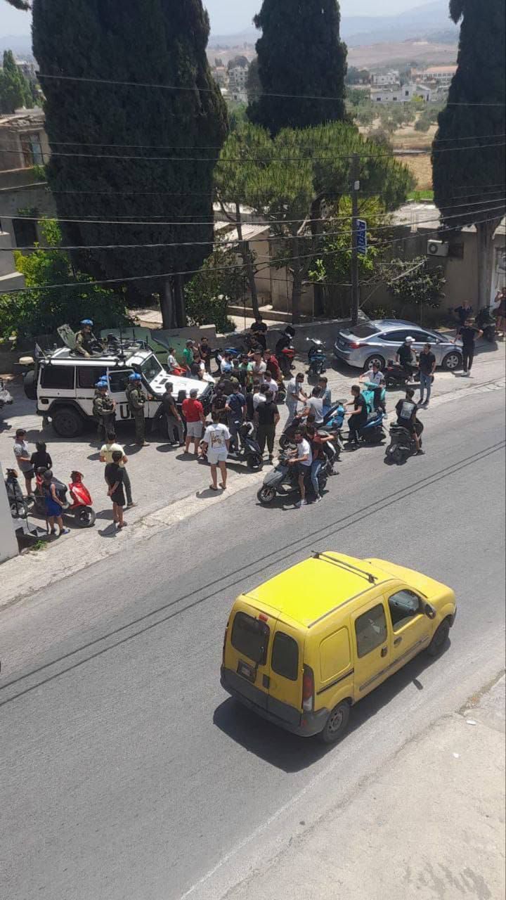 اعتراض طريق دورية لليونيفيل في بلدة صريفا شرق صور