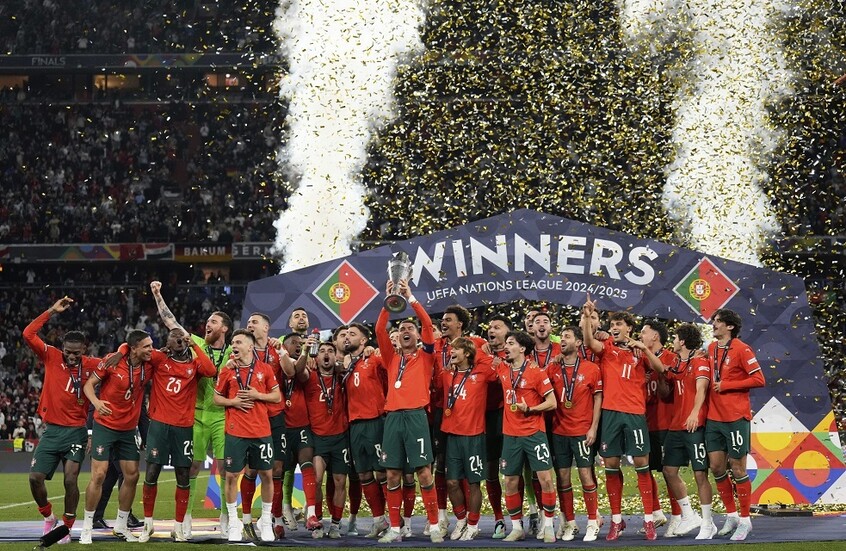 البرتغال ترفع كأس دوري الأمم الأوروبية