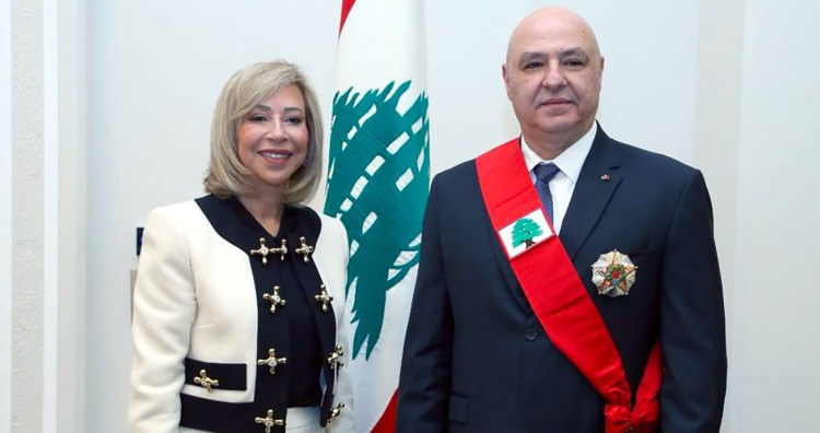 عون واللبنانية الأولى يغادران الى الفاتيكان