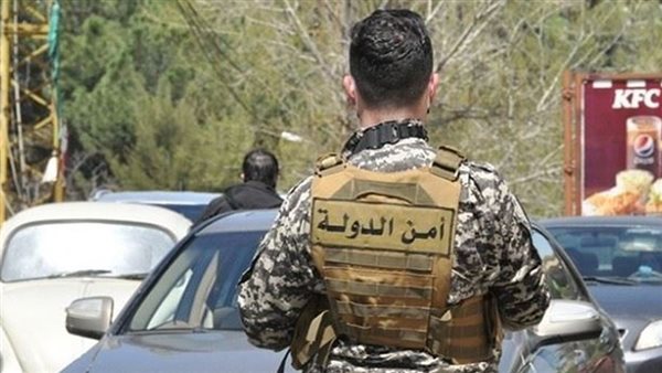 أمن الدولة: توقيف شخصين لحيازتهما أسلحة وذخائر وأعتدة عسكرية