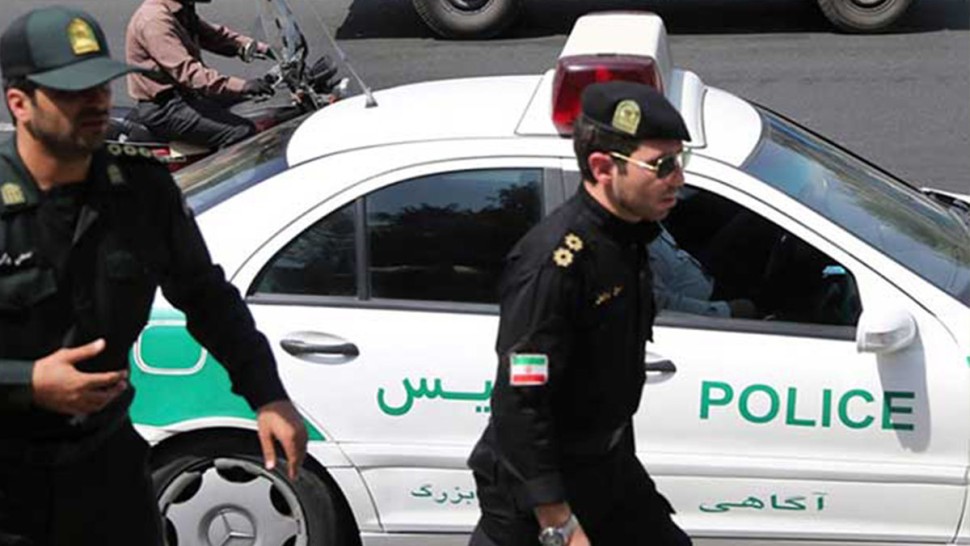 طهران تعتقل عشرات 
