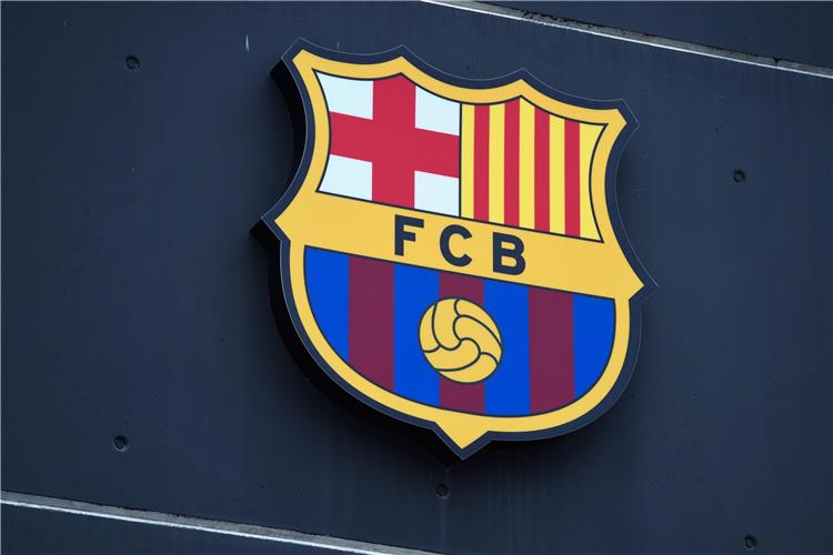برشلونة يعلن تعزيز تصنيفه الائتماني