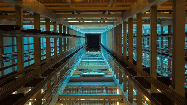 إصابة شخص إثر سقوطه في 