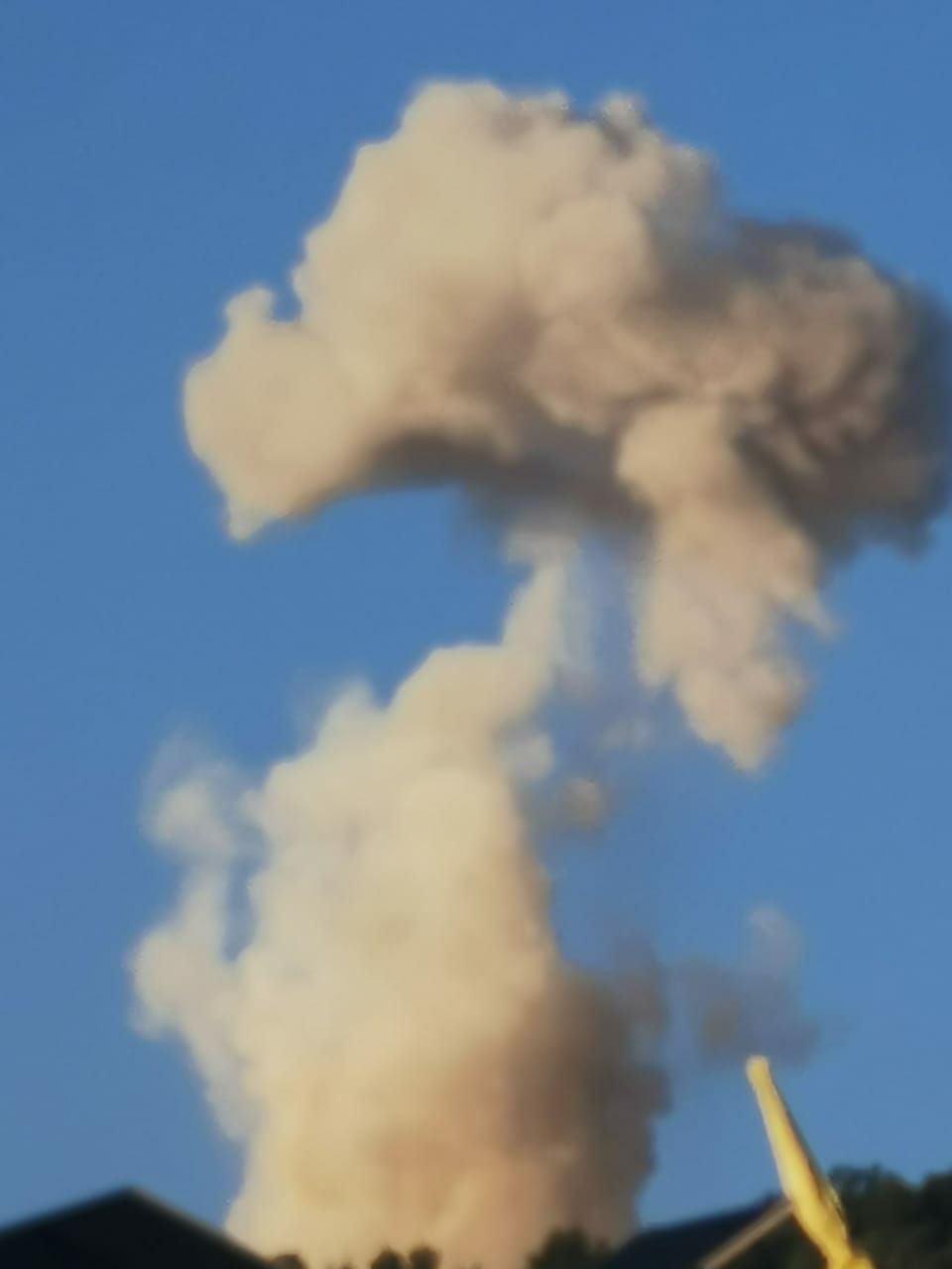 غارة حربية معادية تستهدف منطقة الريحان في اقليم التفاح