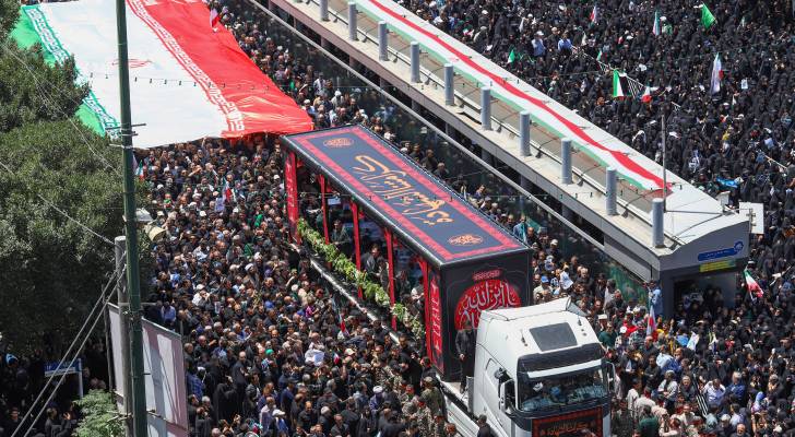 إيران تشيّع قادة عسكريين وعلماء نوويين قُتلوا بضربات إسرائيل