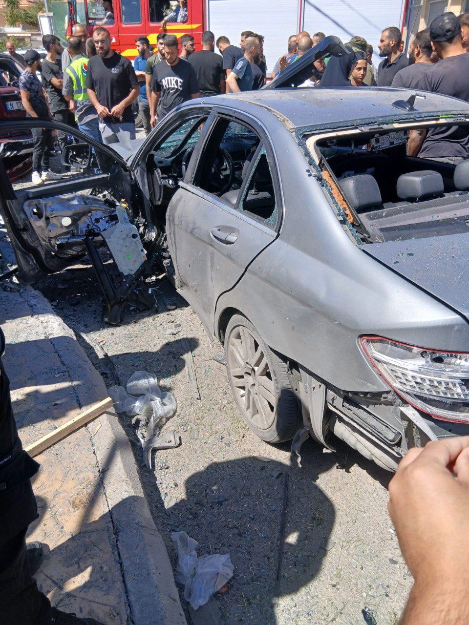 سقوط ضحية من بلدة عيناتا قرب بنت جبيل في الغارة التي استهدفت سيارة في صف الهوا