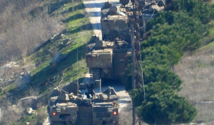 تقدم آليات اسرائيلية من الموقع المستحدث في جبل الباط عند أطراف عيترون