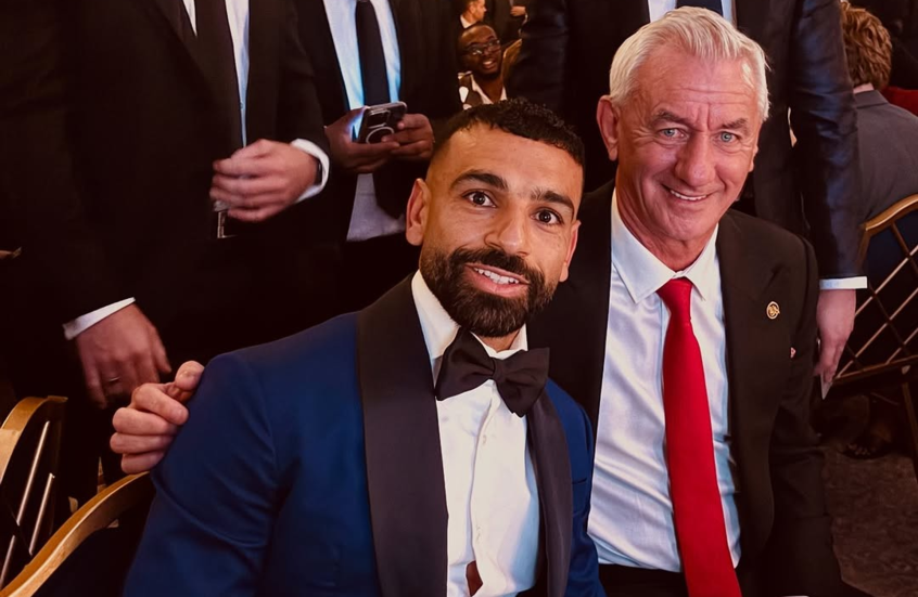 نجم ليفربول السابق يدعم محمد صلاح ويطالب بمنحه دوراً قيادياً في 