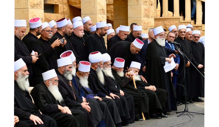 شيخ العقل : الانتصارَ للسلام والتهدئة أهمٌُ من الانتصار للحرب والتعبئة