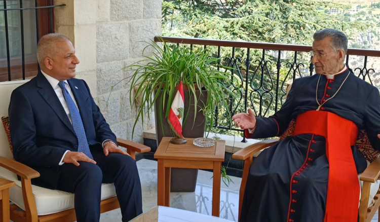 الراعي يعرض مع سفير العراق للعلاقات