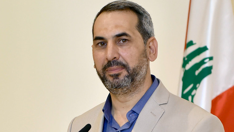 حمادة:  لن نسلم إبرة من سلاحنا