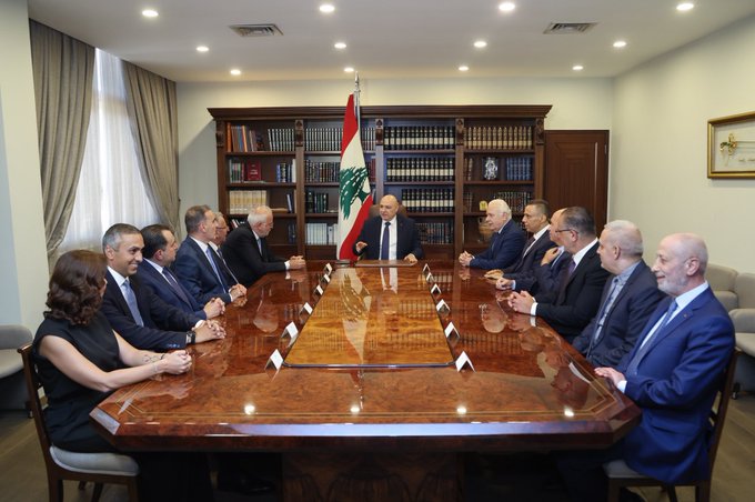 رئيس الجمهورية يرأس اجتماعاً قضائياً : القانون فوق الجميع ونحتاج عدالة حقيقية تعيد بناء الثقة بالمؤسسات