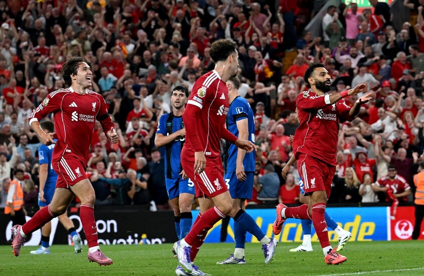 ليفربول يستهل حملة الدفاع عن لقبه بفوز مثير على بورنموث